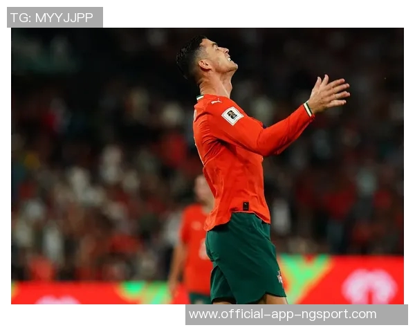 C罗国家队生涯迎来首张红牌40岁依旧闪耀226场143球46助攻成就辉煌