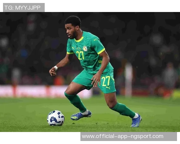 塞内加尔球员赛姆巴耶因自拍误会被指抢劫赛后致歉引发热议