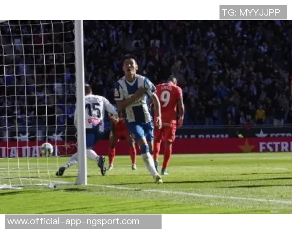 阿尔巴社媒庆祝晋级全队齐心协力再向目标迈进一步 阿尔巴社媒庆祝晋级全队齐心协力再向目标迈进一步